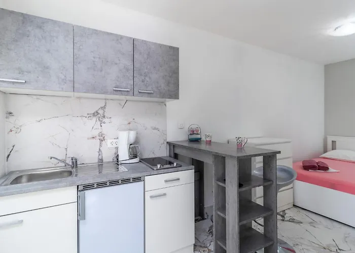 Gorgeous In Apartament *
