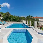 Awesome In نوفي فينودولسكي
