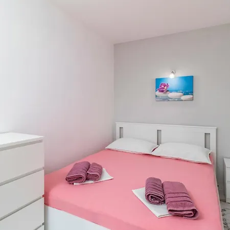 4 Bedroom Lovely In *