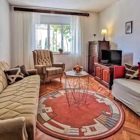 Apartment Lovely Home In Novi Vinodolski