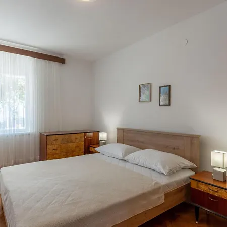 Lovely Home In Novi Vinodolski