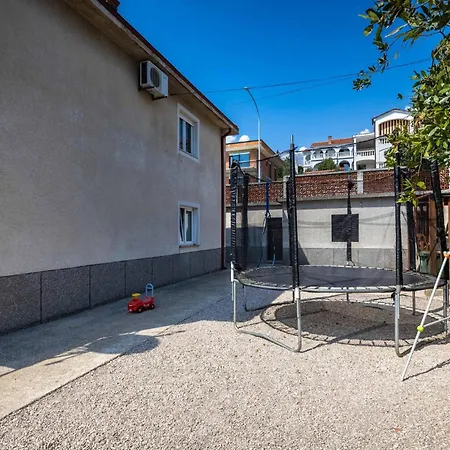 Apartment 4 Bedroom Lovely In *