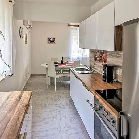 4 Bedroom Lovely In * Novi Vinodolski