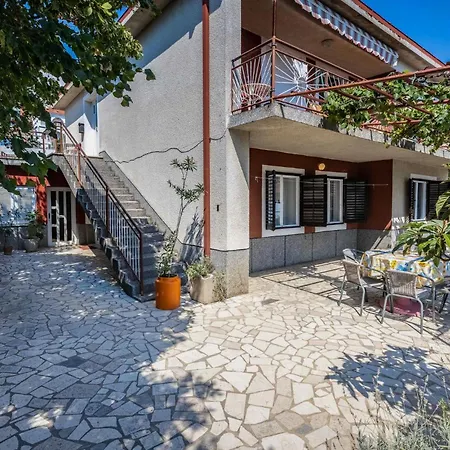 Apartment Lovely Home In Novi Vinodolski *