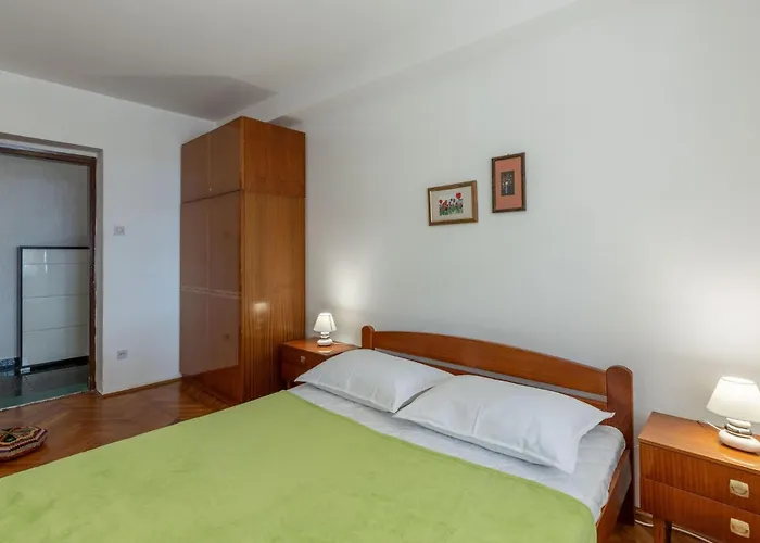 Gorgeous In Apartament Novi Vinodolski
